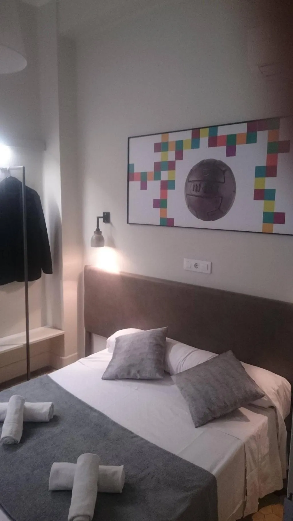 Room, Nwt Central Station Valencia, Valencia