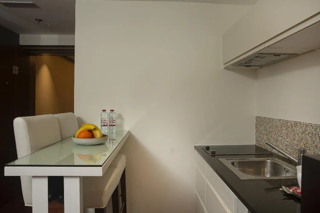 SINGLE DELUXE Room, Number One Tower Suites, Dubai
