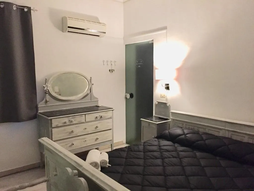 Room, Scilla e Cariddi Bed&Breakfast, Catania
