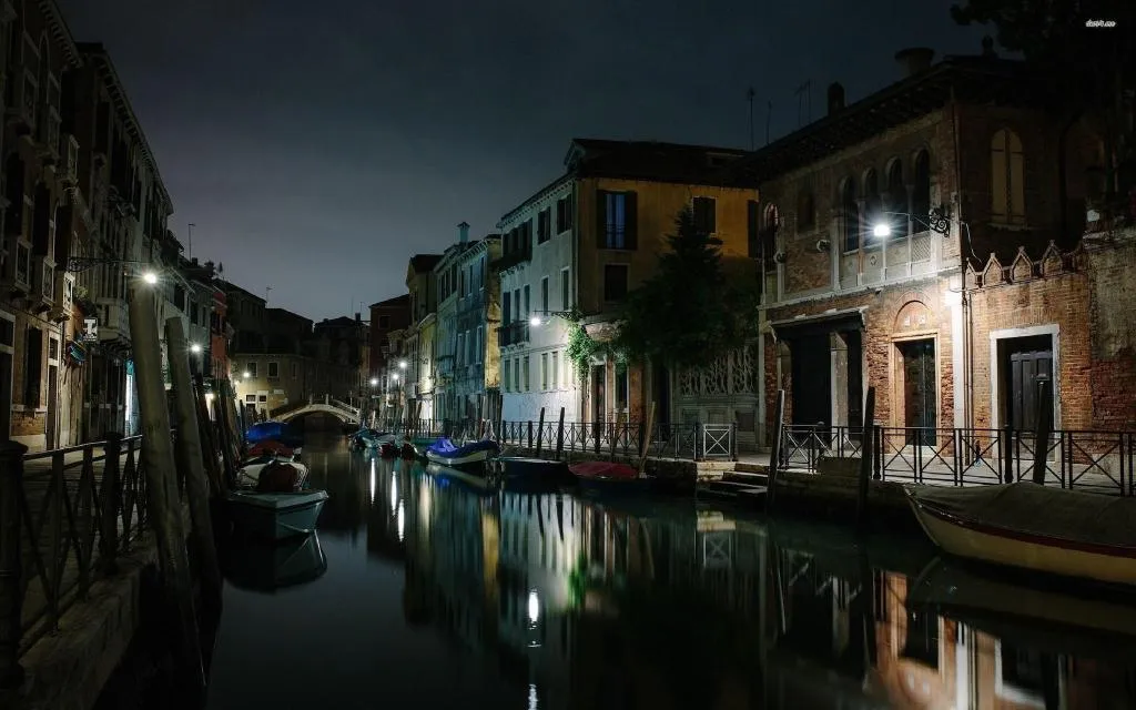 Sports and Entertainment, Hotel Austria, Venice