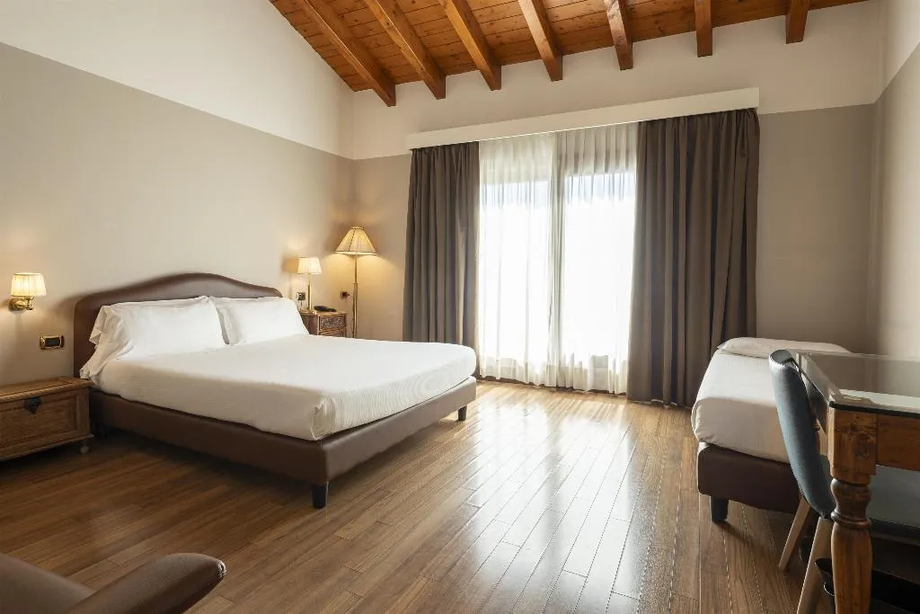 DOUBLE LAKE VIEW Room, Hotel Horizon Wellness & Spa Resort, BW Signature, Milan