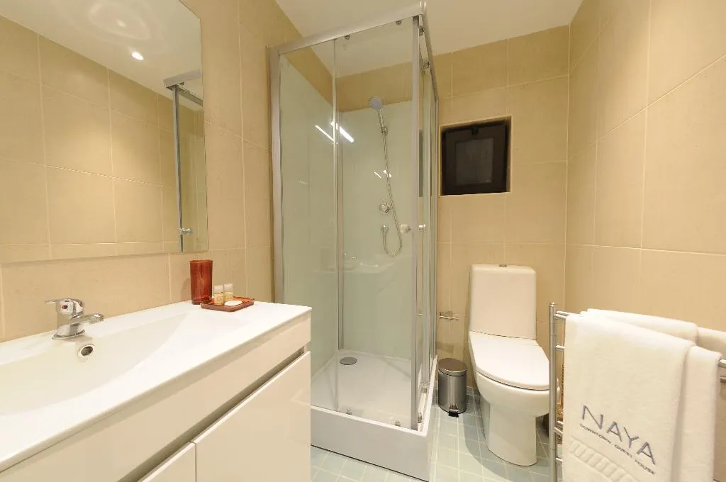 Double or Twin TWO BEDS Room, Naya - Downtown Guesthouse, Porto
