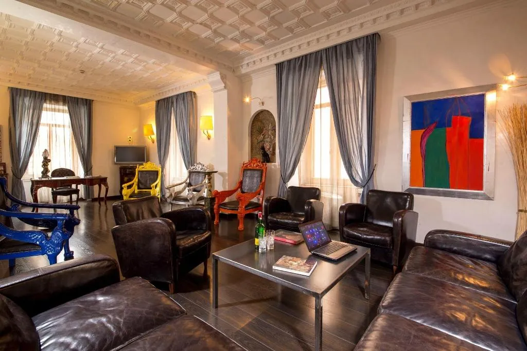 Lobby, Nizza, Rome
