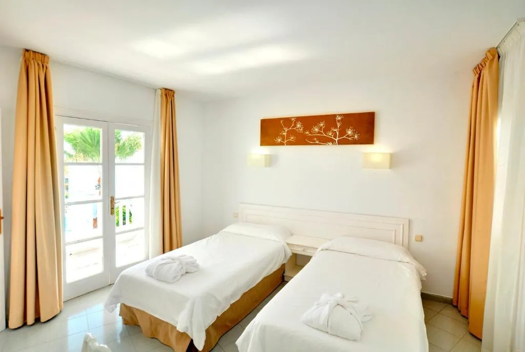 Room, Lagos de Fañabe, Tenerife