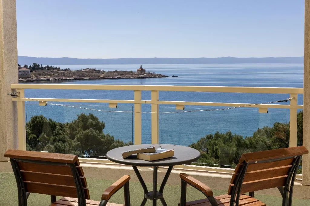 DOUBLE SUPERIOR WITH BALCONY Room, Park, Split