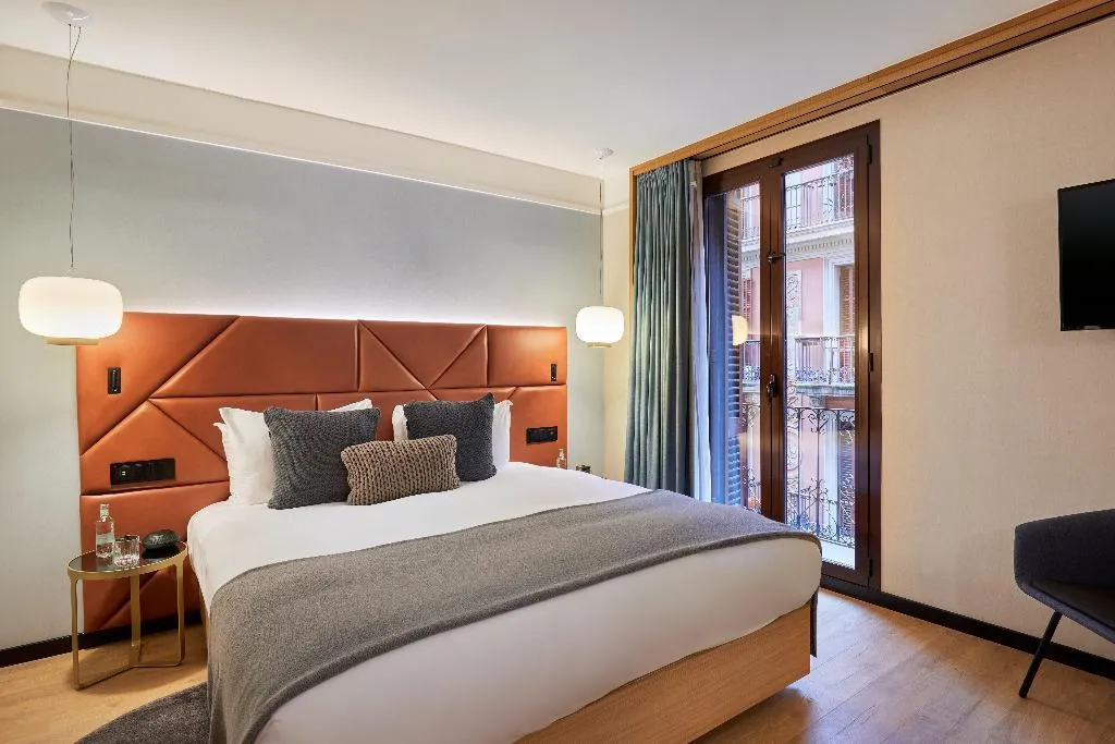DOUBLE PREMIUM KING BED Room, Kimpton Vividora Hotel, Barcelona