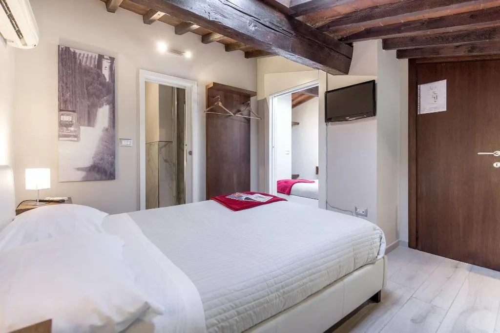 Room, Home Boutique Santa Maria Novella, Florence