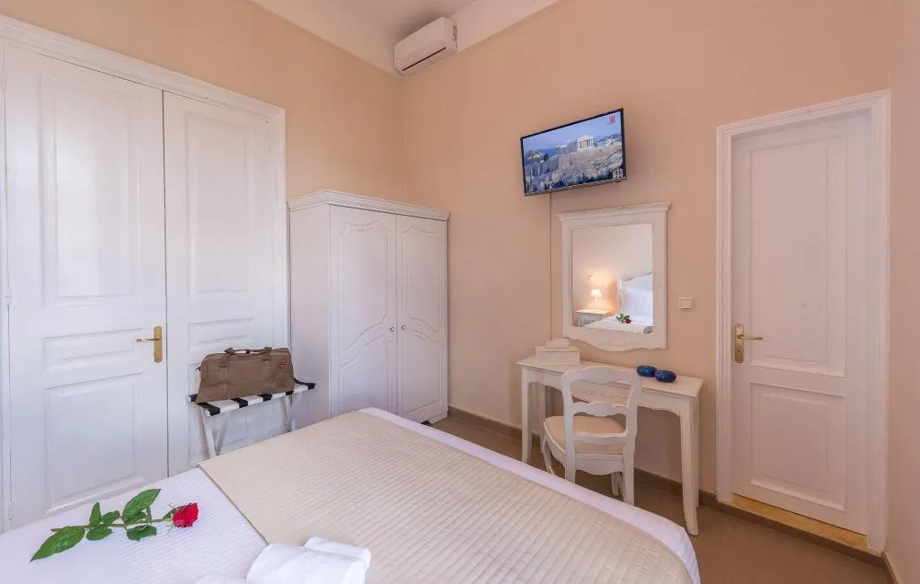 DOUBLE SUPERIOR PARK VIEW Room, Palladian Home, Athens