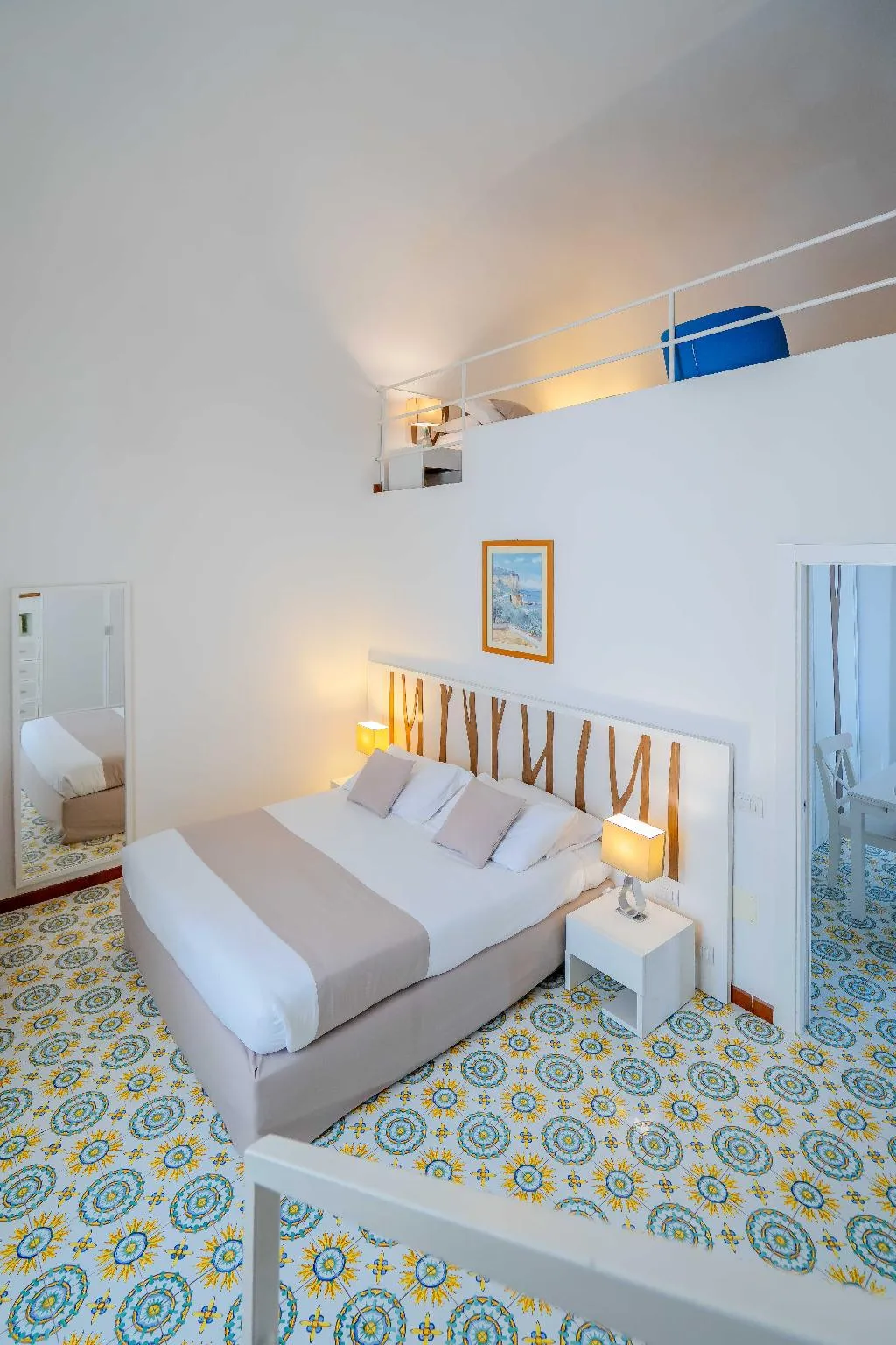 FAMILY ROOM DELUXE Room, Hotel Le Axidie BW Signature Collection, Naples
