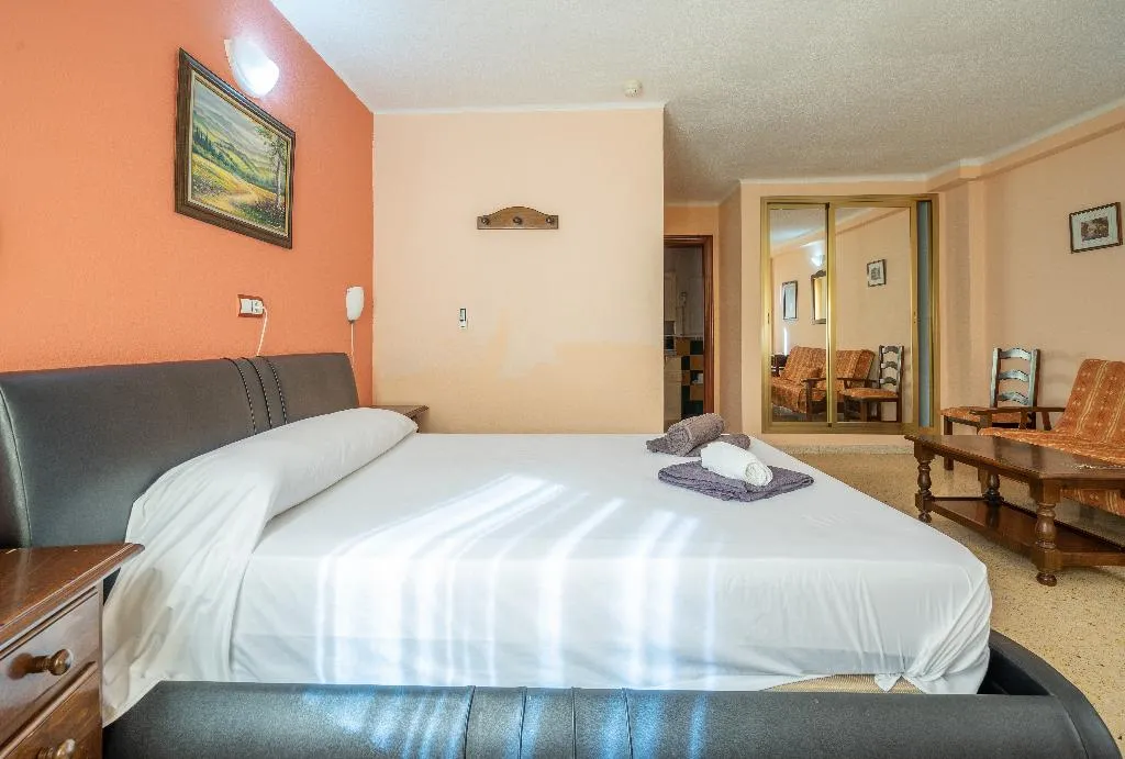 SINGLE BASIC Room, Hotel Velis, Costa Del Sol