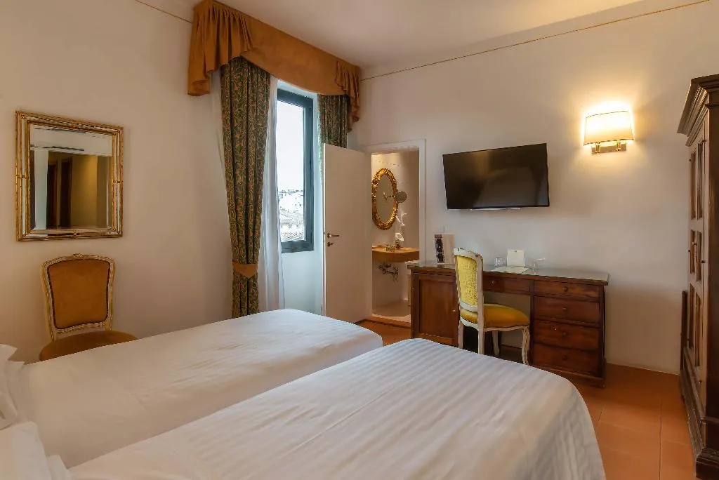 Double or Twin STANDARD Room, Machiavelli Palace, Florence