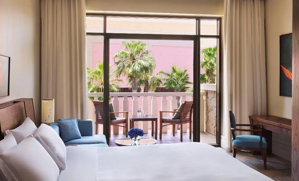 DOUBLE CLASSIC KING BED Room, Sofitel Dubai The Palm, Dubai