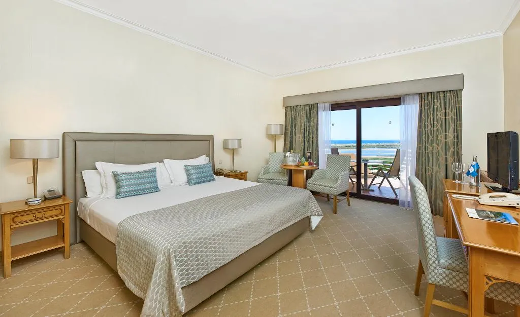 Double or Twin SIDE SEA VIEW Room, Hotel Quinta do Lago, Algarve