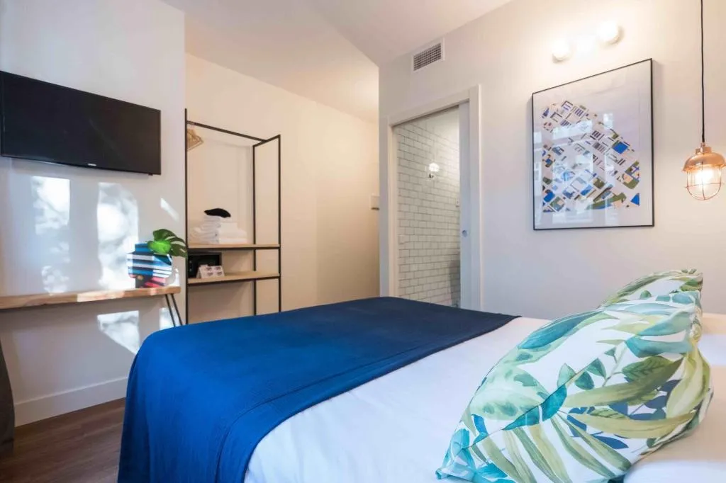 Room, Magatzem 128, Barcelona