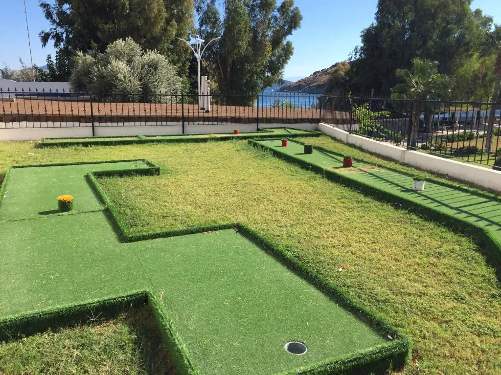Sports and Entertainment, Azka, Bodrum
