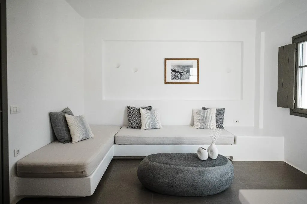 SUITE TWO BEDROOMS TWO BATHROOMS Room, Amphitrite Suites Santorini, Santorini