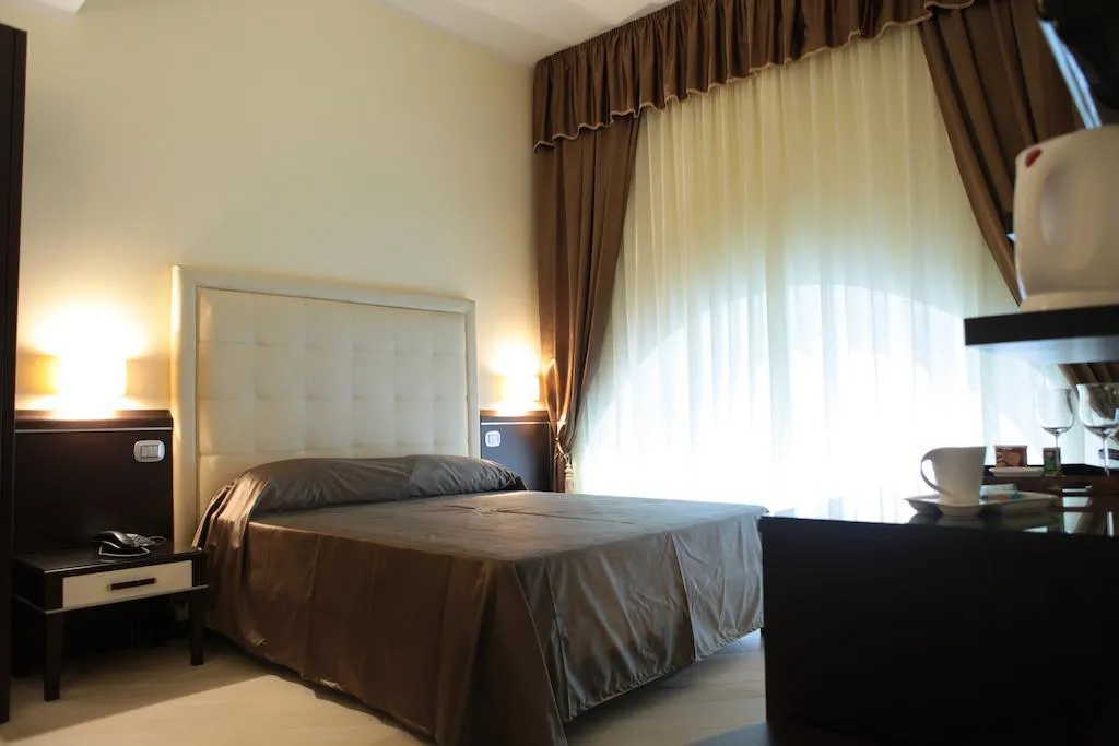 SINGLE STANDARD Room, Ferdinando II, Naples