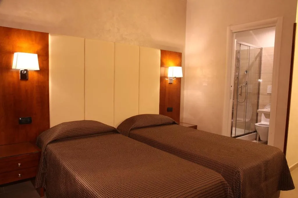 Room, B&B Federica's House in Rome, Naples