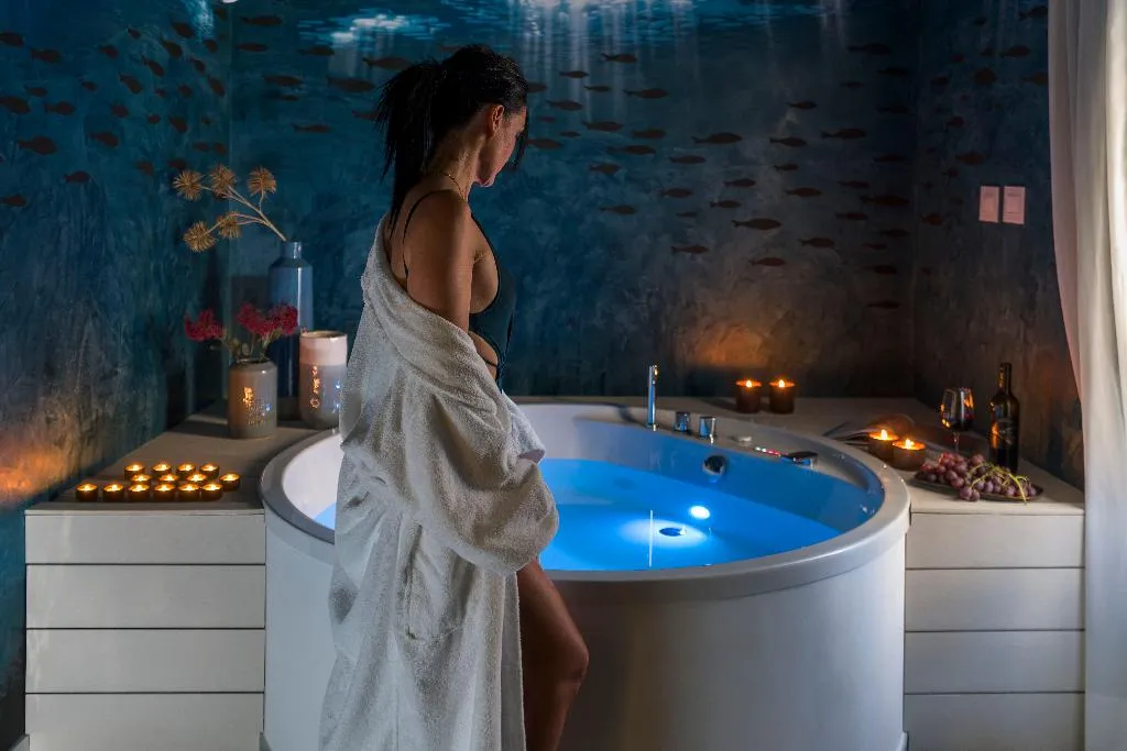 SUITE WITH JACUZZI Room, Duomo Suites & Spa, Catania