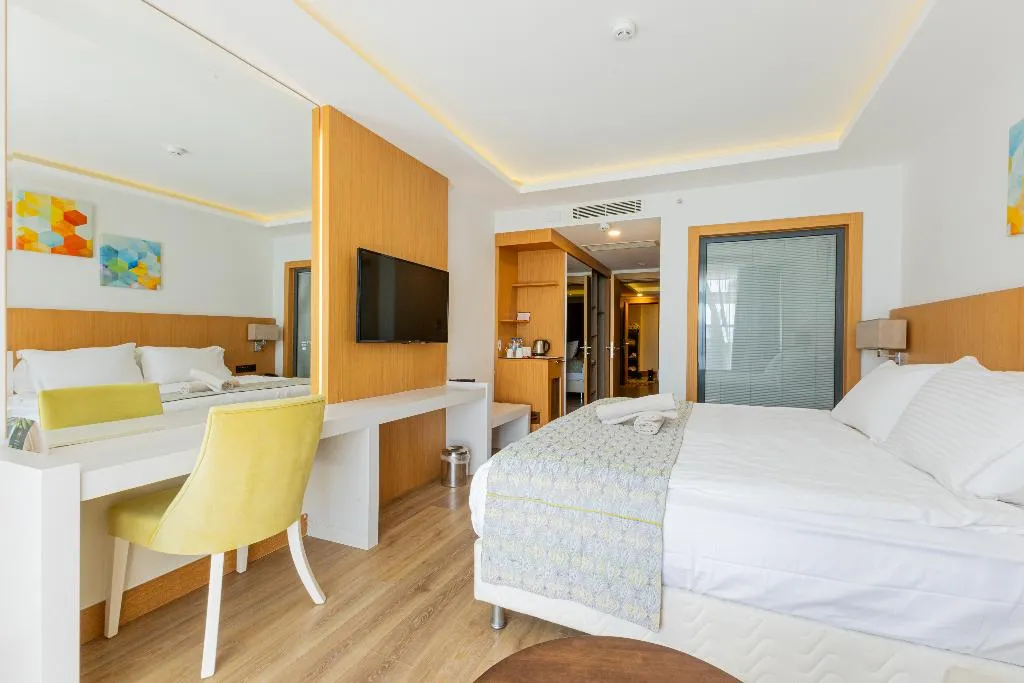 Double or Twin DELUXE SEA VIEW Room, The Nowness Hotel (+16)Adult Only, Izmir