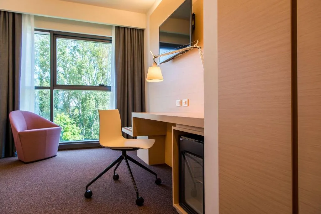 DOUBLE DELUXE KING BED Room, Four Points by Sheraton Venice Mestre, Venice
