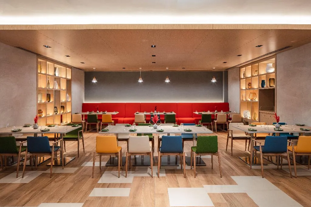Restaurant, Holiday Inn Hotel & Suites Dubai Science Park, Dubai