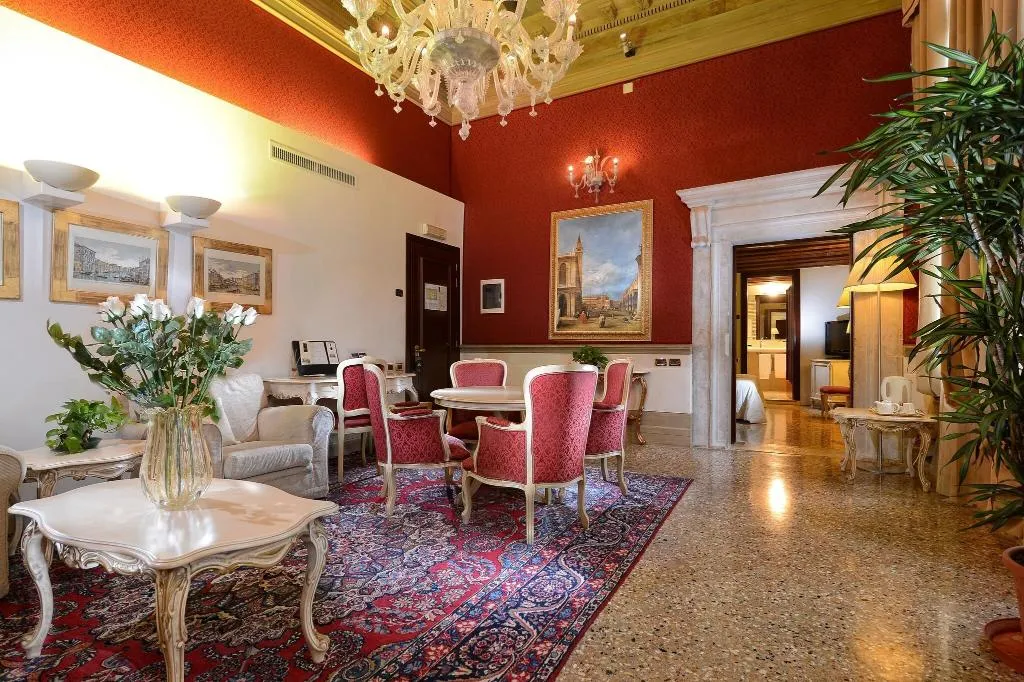 SUITE CANAL VIEW Room, Ruzzini Palace, Venice