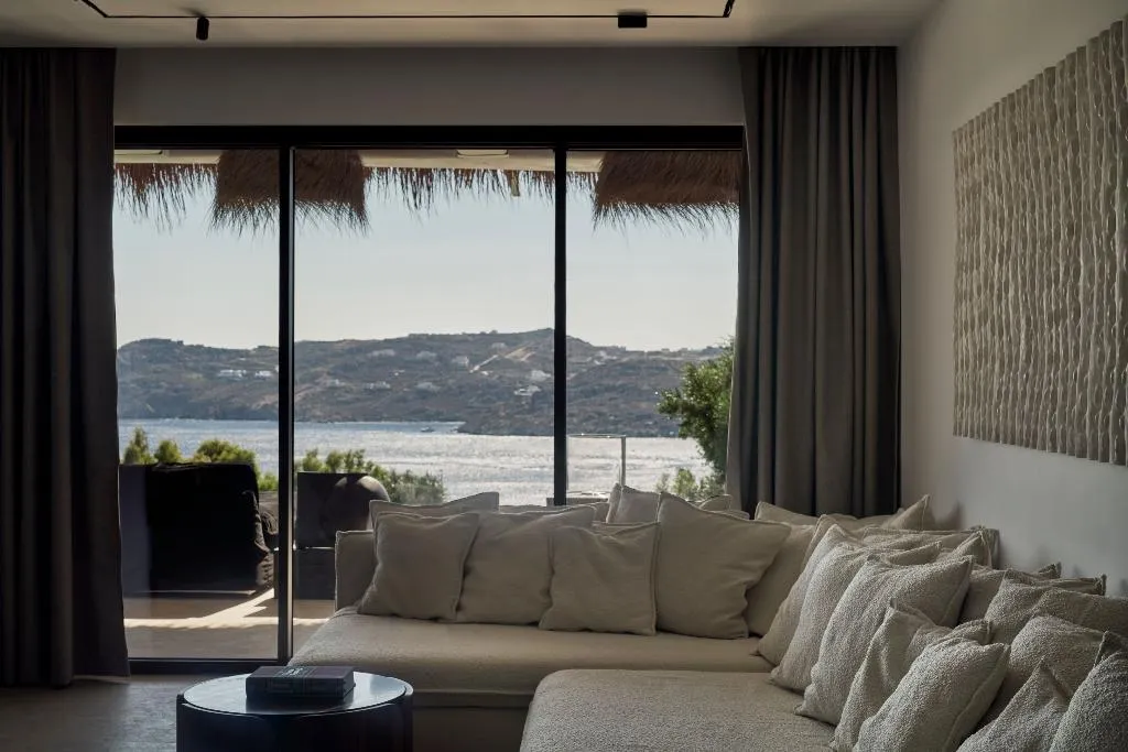VILLA SIX BEDROOMS WITH PRIVATE POOL Room, Myconian Villa Collection Preferred Hotels, Mykonos
