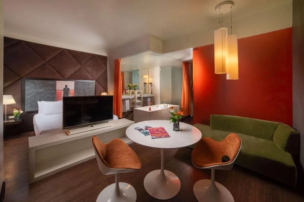 JUNIOR SUITE STANDARD Room, nhow Milano, Milan