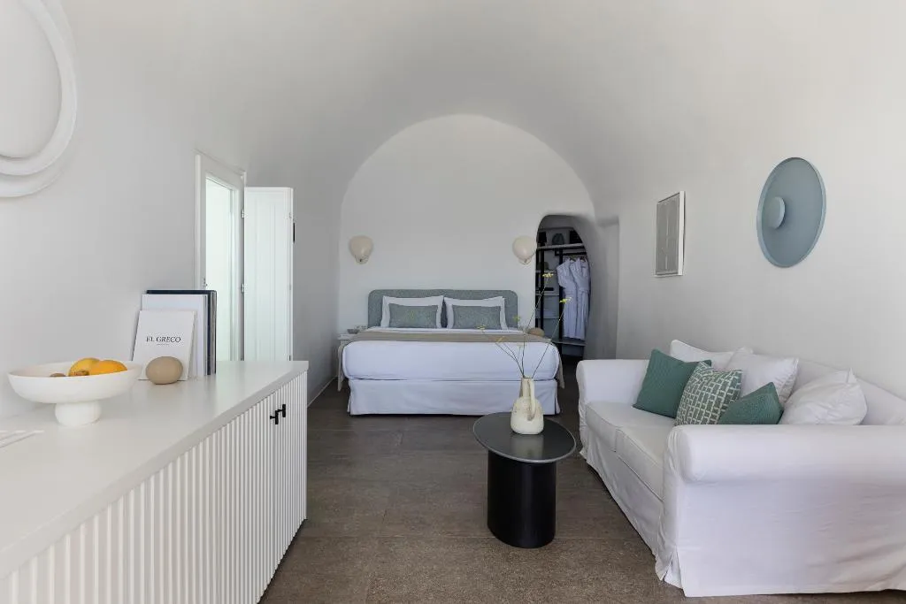 SUITE WITH PRIVATE POOL Room, Canaves Oia Suites, Santorini