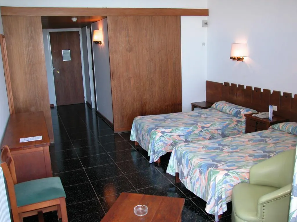 Double or Twin WITH AIR CONDITIONING Room, Arenal, Ibiza