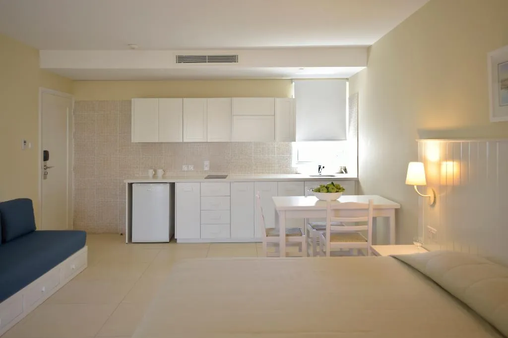 JUNIOR SUITE GARDEN VIEW Room, Sunrise Gardens Aparthotel, Cyprus