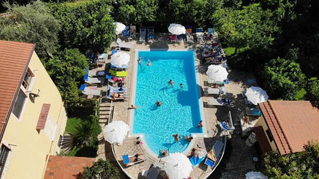 Pool, Tourist, Naples