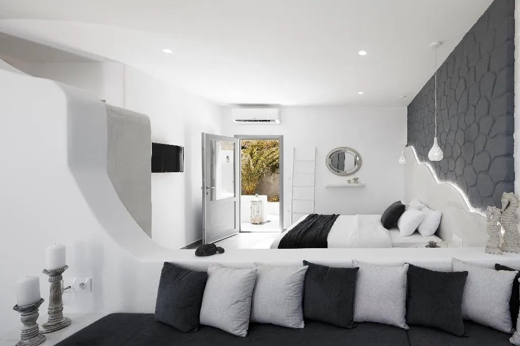 SUITE HONEYMOON Room, Golden East, Santorini
