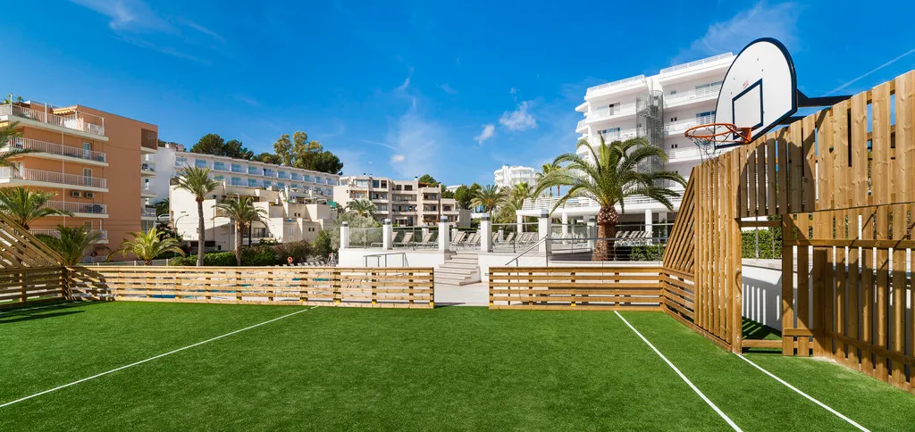 Sports and Entertainment, Globales Palmanova, Majorca