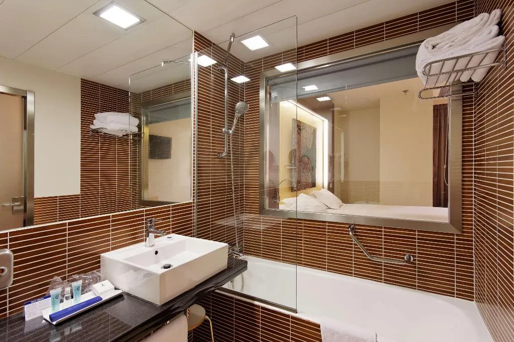 DOUBLE QUEEN SIZE BED Room, Melia Avenida America, Madrid