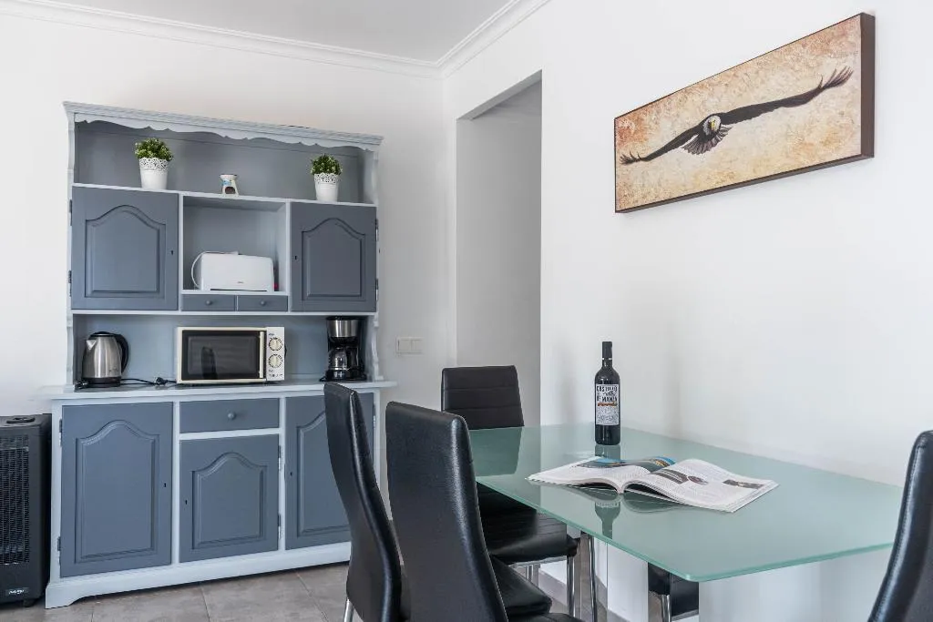 APARTMENT TWO BEDROOMS WITH TERRACE Room, Acapulco Apartments, Majorca