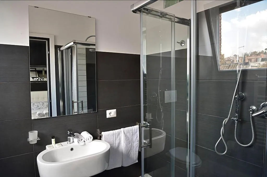 Room, Black & White G&G, Rome