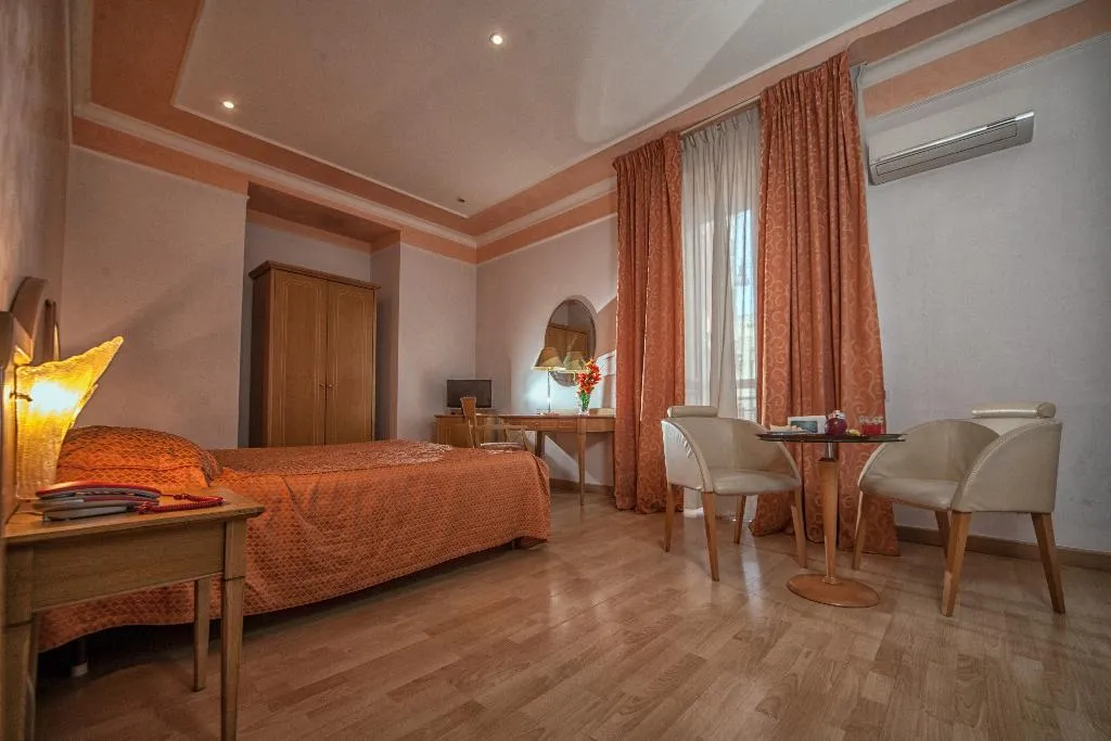 Double or Twin STANDARD Room, La Pace, Naples
