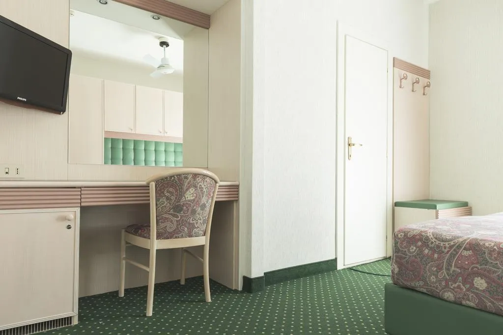 Room, Hotel Cambridge, Venice