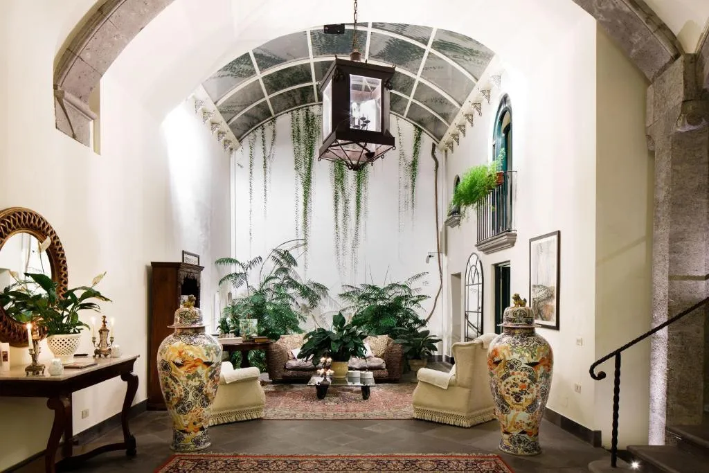 Lobby, Palazzo Marziale, Naples