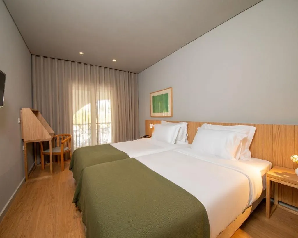 TWIN GARDEN VIEW WITH BALCONY Room, Montebelo Principe Perfeito Viseu Garden Hotel, Porto