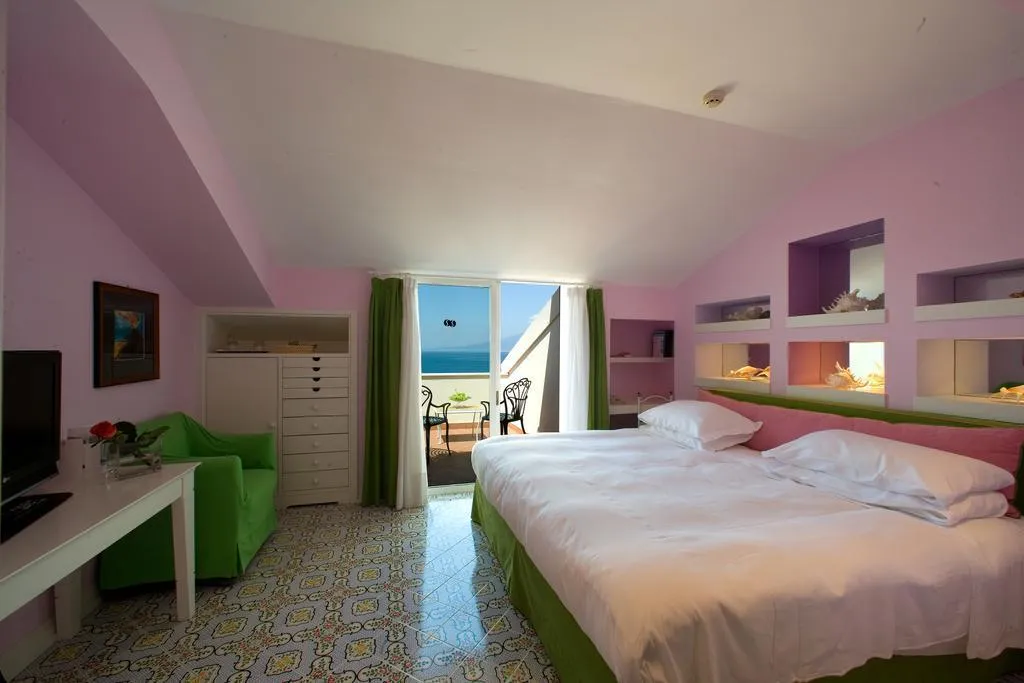 Room, Bellevue Syrene, Naples