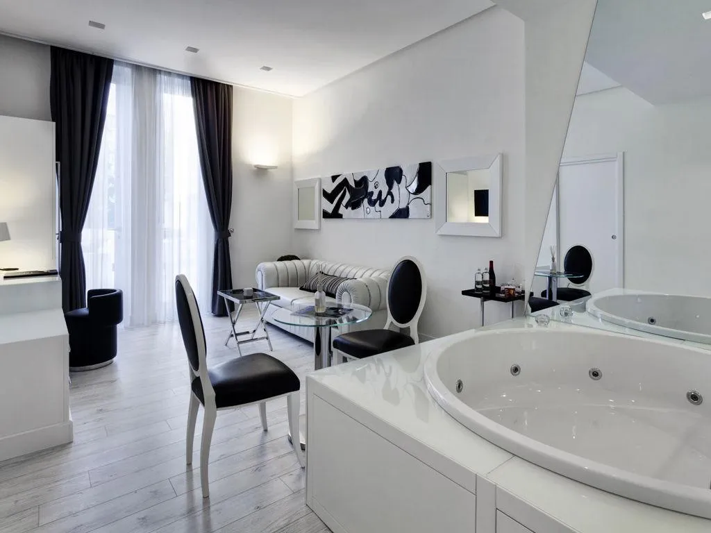 SUITE CLASSIC Room, Lhp Napoli Palace & Spa, Naples