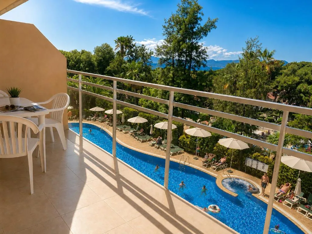 APARTMENT POOL VIEW ONE BEDROOM Room, SunClub Salou, Costa Dorada