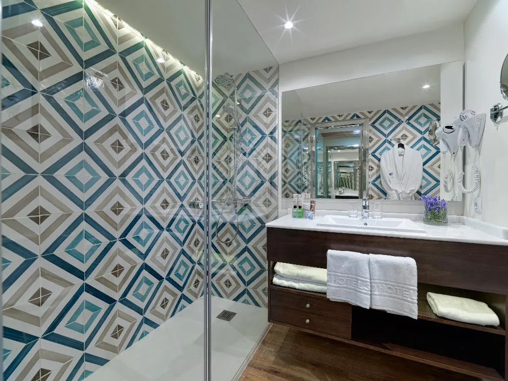 TWIN STANDARD Room, H10 Conquistador, Tenerife