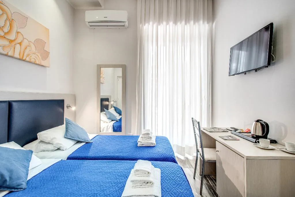 QUADRUPLE STANDARD Room, Napoli'S Gold, Naples
