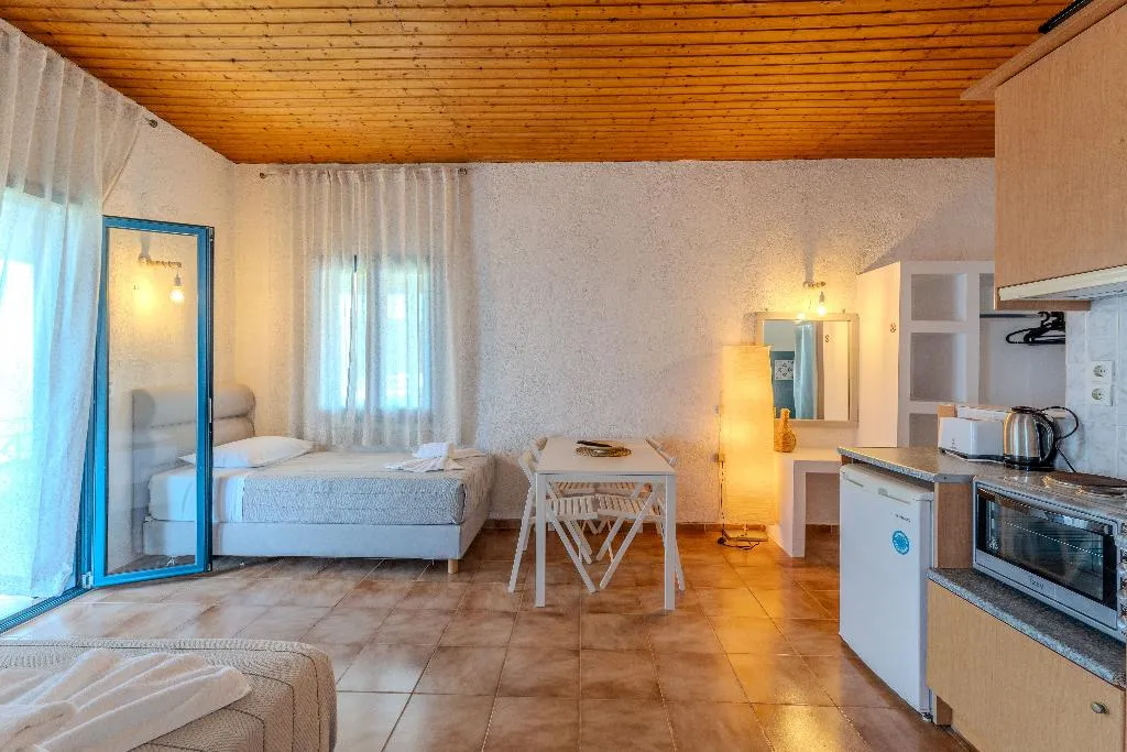 APARTMENT SEA VIEW WITH BALCONY Room, Metaxatos Apartments, Kefallinia