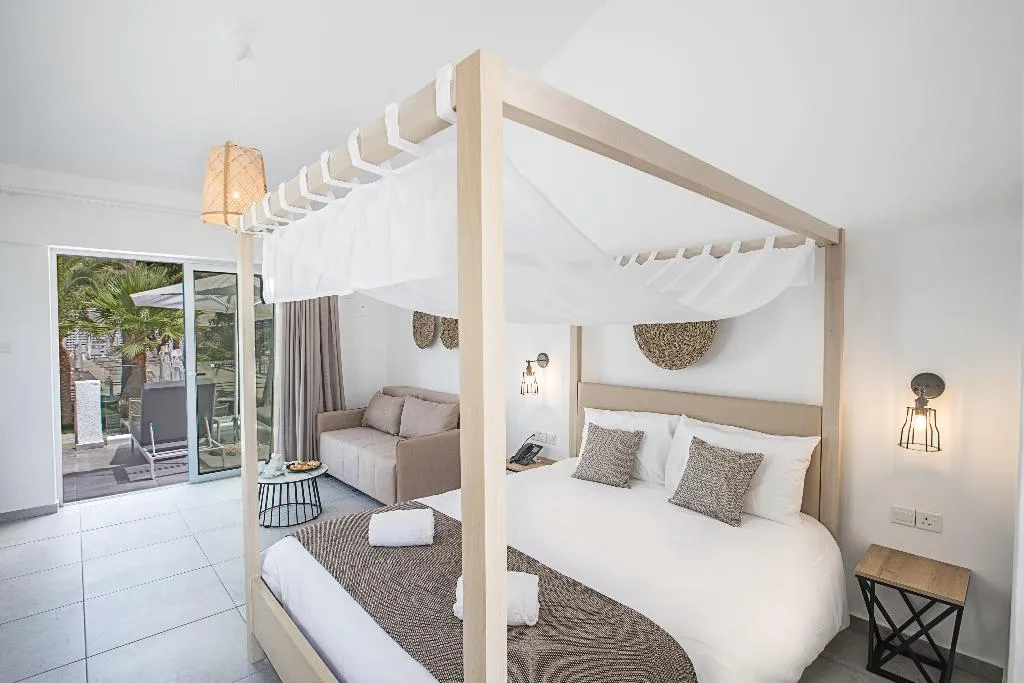 BUNGALOW POOL VIEW Room, Bohemian Gardens Hotel, Cyprus