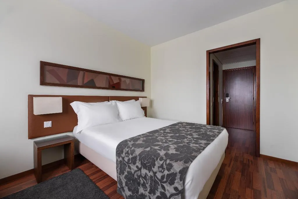 Double or Twin DELUXE CITY VIEW Room, Dorma Praia Golfe, Porto